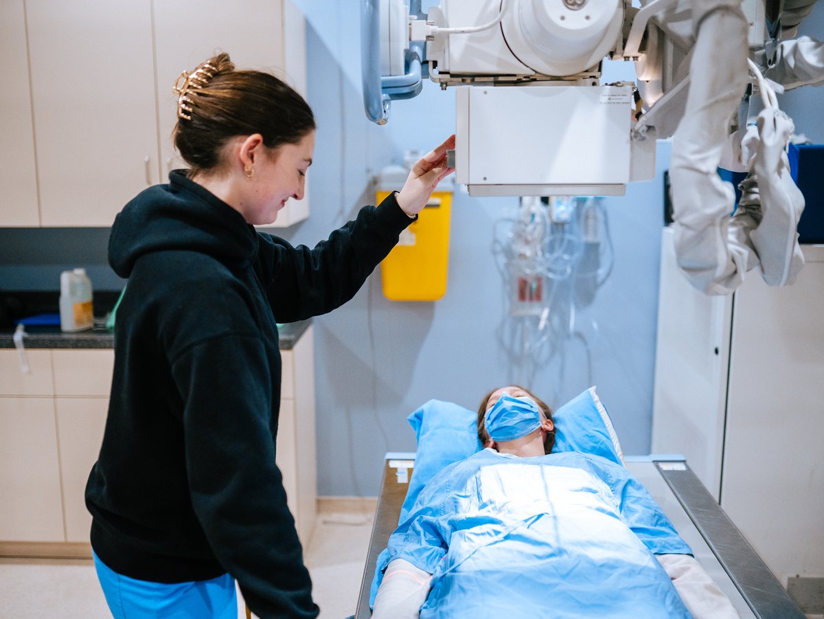 southlakehlth's tweet photo. Medical Radiation Technologists are essential to cancer care, combining compassion with advanced tech. From MRIs to PET-CTs, they produce images that guide diagnoses & treatments, all with patient safety in mind. Thank you, MRTs, for your skill and dedication! #MRTWeek https://t.co/hstczQfV8t