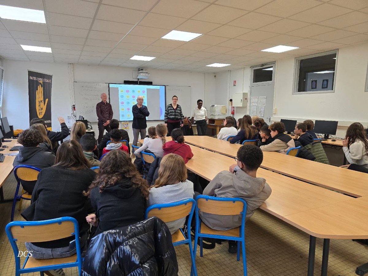 🎓 Belle intervention ce matin au Collège du Justemont à Vitry-sur-Orne ! Un moment d'échange enrichissant avec les élèves autour des valeurs de respect et d'égalité.

Merci aux élèves et aux enseignants pour leur accueil et leur participation !
