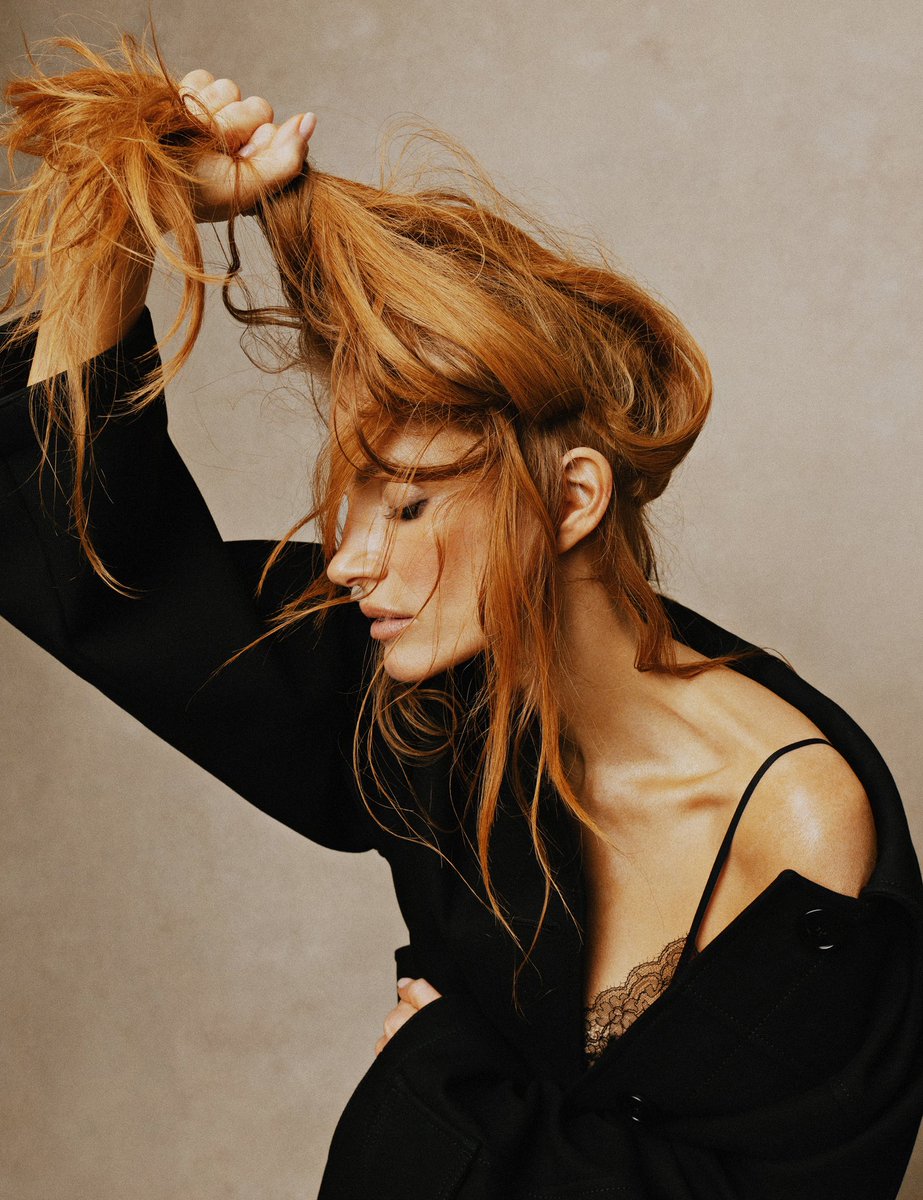 jes_chastain's tweet image. Reunited on set for WMAG China with my favorite photographer Zhong Lin ❤️ we worked together 6 years ago for the first time and I’ve been admiring her work from afar ever since. Thank you for another incredible shoot!