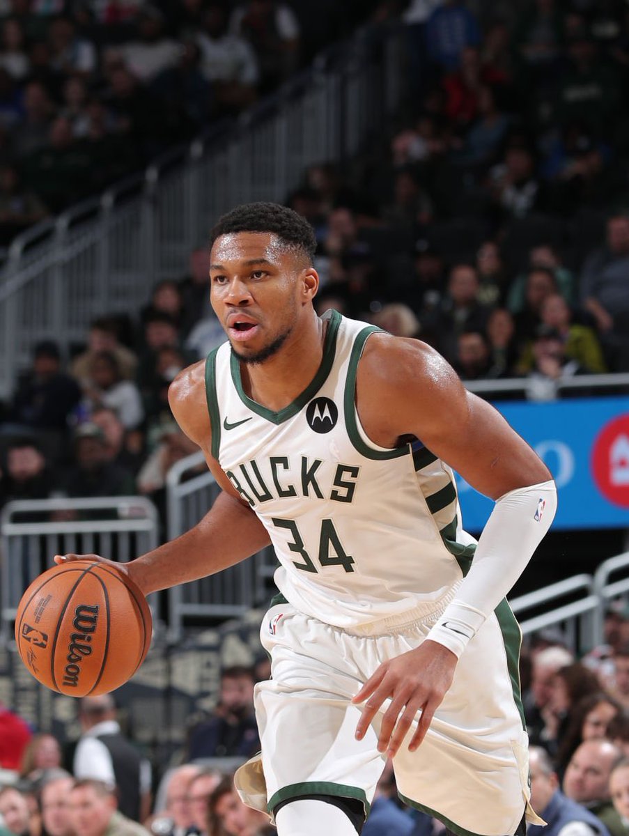 TheDunkCentral's tweet photo. The Miami Heat are ‘intrigued by’  Giannis Antetokounmpo, Anthony Edwards and De’Aaron Fox, per @BrettSiegelNBA 

“Going after the best of the best is always the name of the game for the Heat, which is why nobody should be surprised to see Anthony Edwards, Giannis Antetokounmpo, and De'Aaron Fox be some of the names that this organization is intrigued by,”

(Via https://t.co/hPdP7QVOQI)