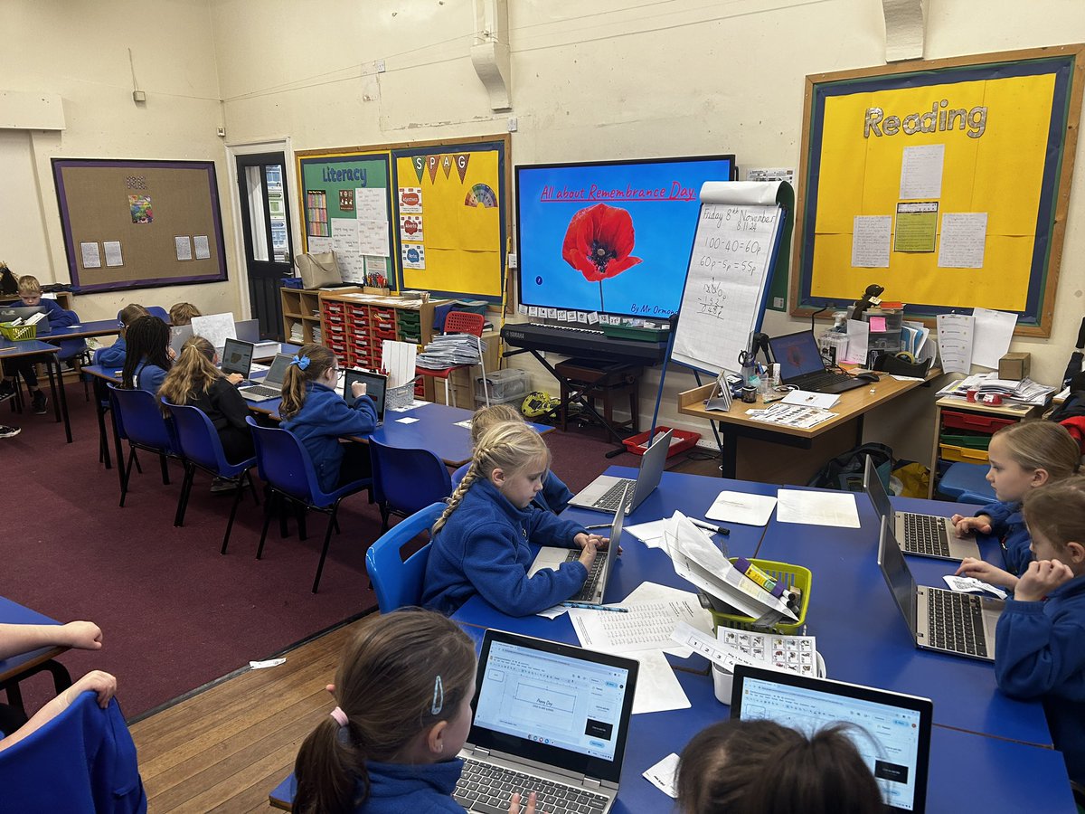 fitzwilliamY3's tweet image. A great day today in Year 3. We’ve been using our ICT skills to create a PowerPoint presentation on facts about Remembrance Day. We’ve also created our own poppies.
