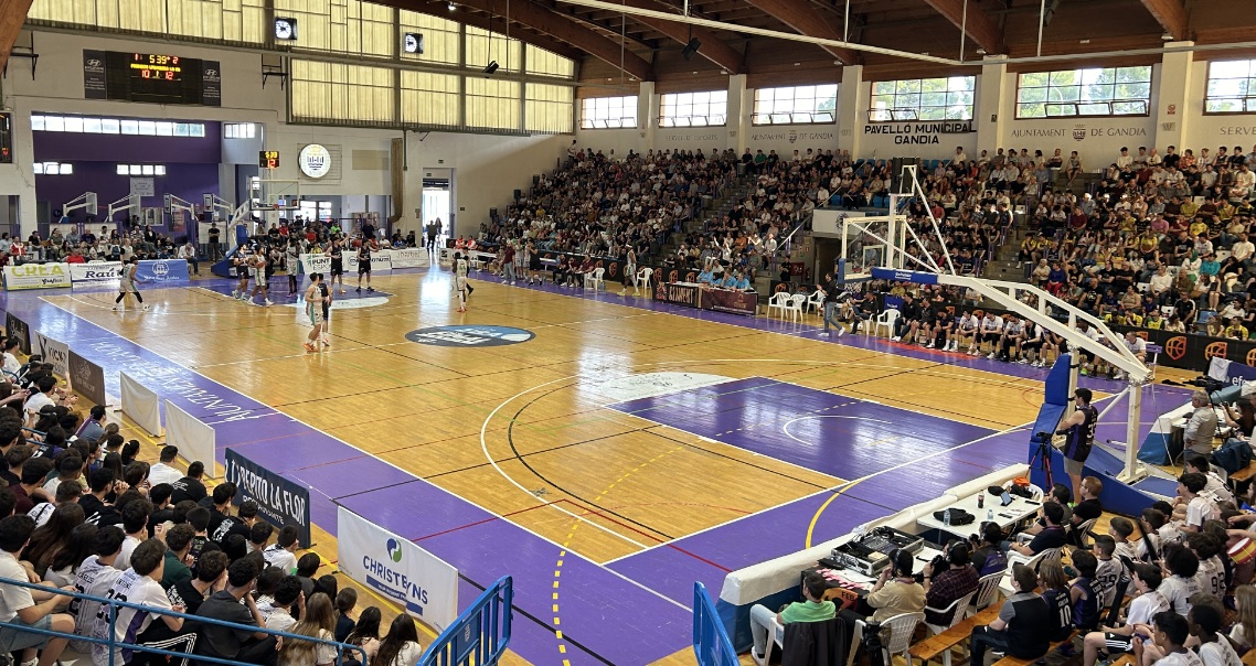 𝟭º 𝗘𝗤𝗨𝗜𝗣𝗢 | 🏀

‼️𝗘𝗾𝘂𝗶𝗽 𝗶 𝗮𝗳𝗶𝗰𝗶𝗼́ 𝗽𝗲𝗿 𝗳𝗶 𝗷𝘂𝗻𝘁𝘀‼️

🏟️189 dies després tornem a casa.🏀

👀El sábado 16 a las⏰𝟭𝟵:𝟬𝟬𝗵 nos vemos en el Isma Cantó Fórum.👏

🪑𝗔𝗳𝗼𝗿𝗼: 𝟖𝟓𝟎 personas debido a las obras en el pabellón.

#UNITSCREIXEM 💜
<a href="/fbcv_es/">FBCV</a>