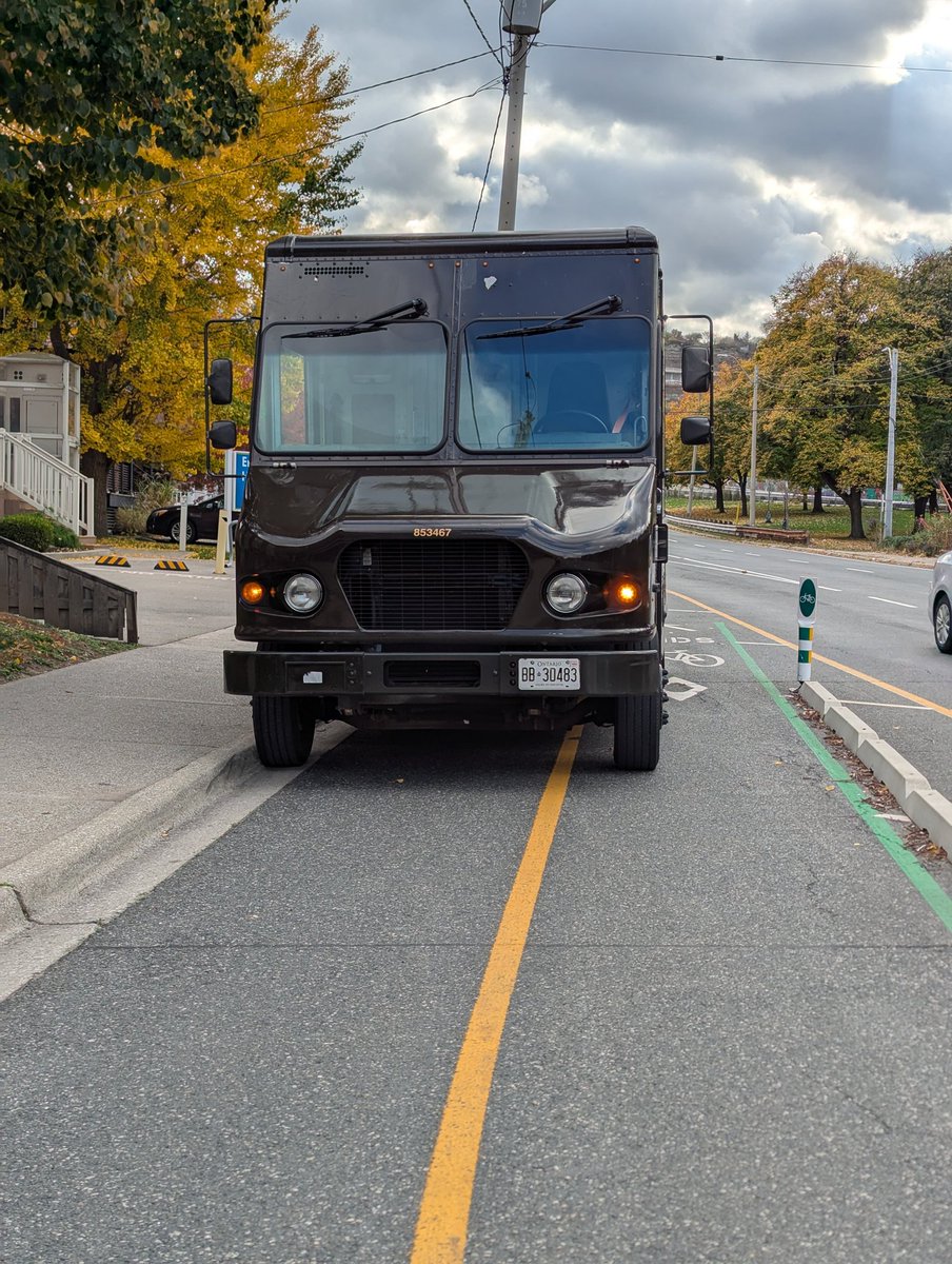 cycletherapyHam's tweet photo. #BlockedInHamOnt Victoria Ave S between Hunter and Main. Blocking Bike lanes gets people killed @UPS https://t.co/UoDQE057a1