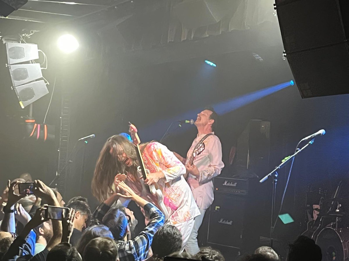 EnPlatea's tweet photo. El pasado 6 de noviembre acudimos a La [2] de @Sala_Apolo en #Barcelona para disfrutar del directo de REDD KROSS. No os perdáis nuestra #crónica https://t.co/1E3meiPrrq @HeartOfGoldSp #FunhouseProductions @borninnocentrk @stevensmcdonald @JeffReddKross #ReddKross #BornInnocent https://t.co/PrImLuwOTH