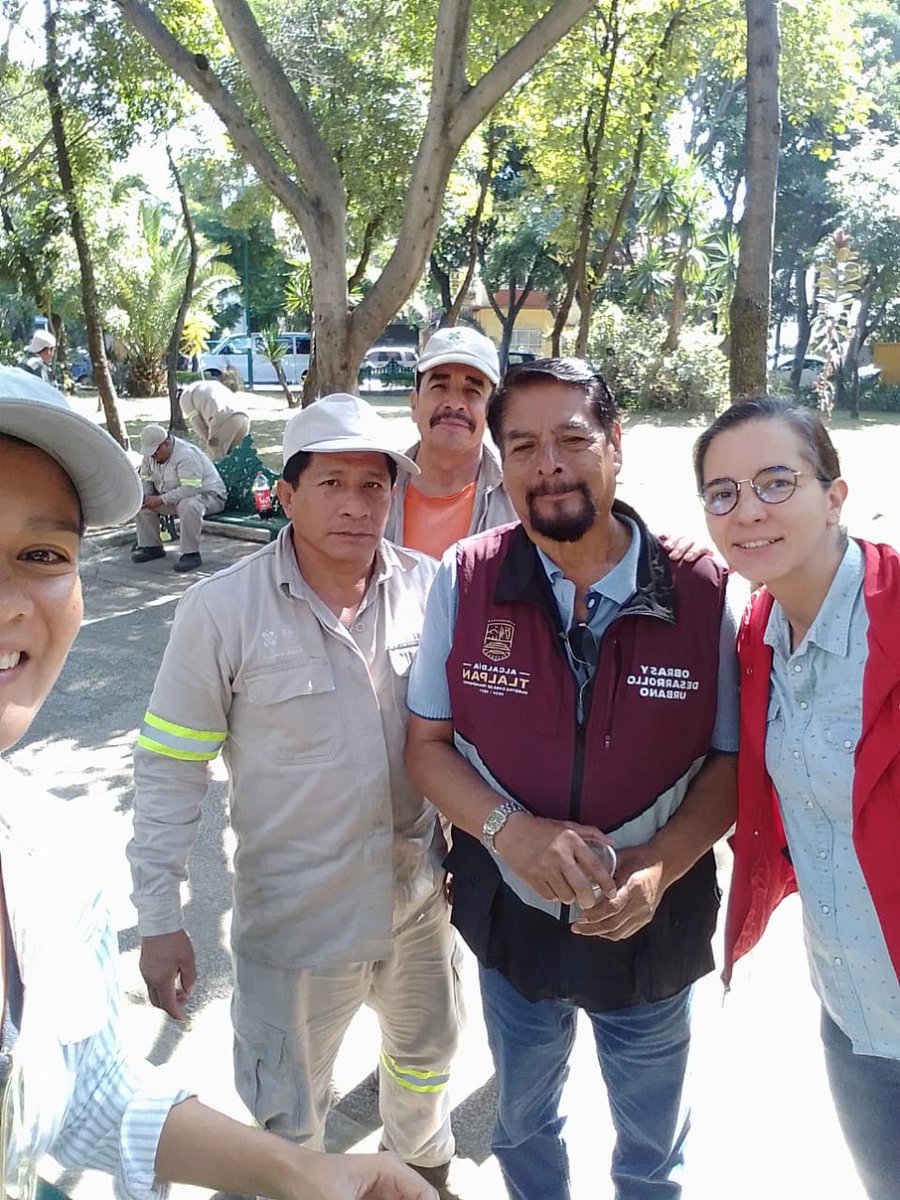 Joana Moreno Rivera (@jo_mxr) on Twitter photo Conversando con la cuadrilla 4 de Servicios urbanos de la <a href="/TlalpanAl/">Alcaldía Tlalpan</a> en el <a href="/ParqCuauhtemoc/">ParqueCuauhtemocToriello</a> , sobre la implementación de una composta de hojas para mejorar la salud de los suelos. Coincidimos en unir esfuerzos para nuestro arbolado urbano 💚🤎#diseñoparticipativo Conversando con la cuadrilla 4 de Servicios urbanos de la <a href="/TlalpanAl/">Alcaldía Tlalpan</a> en el <a href="/ParqCuauhtemoc/">ParqueCuauhtemocToriello</a> , sobre la implementación de una composta de hojas para mejorar la salud de los suelos. Coincidimos en unir esfuerzos para nuestro arbolado urbano 💚🤎#diseñoparticipativo