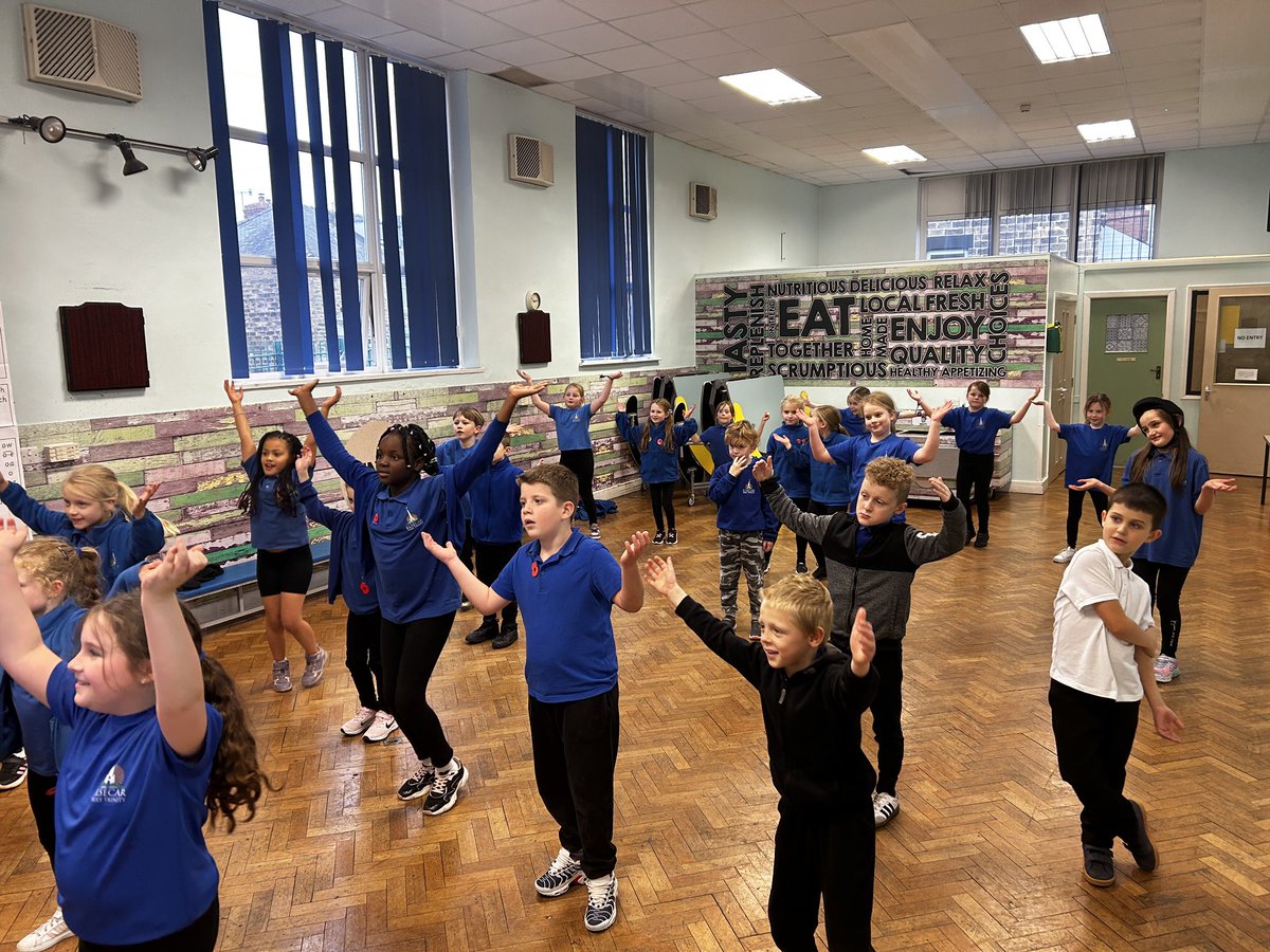 fitzwilliamY3's tweet image. We’ve got the moves in year 3. Showing off our dancing skills.
