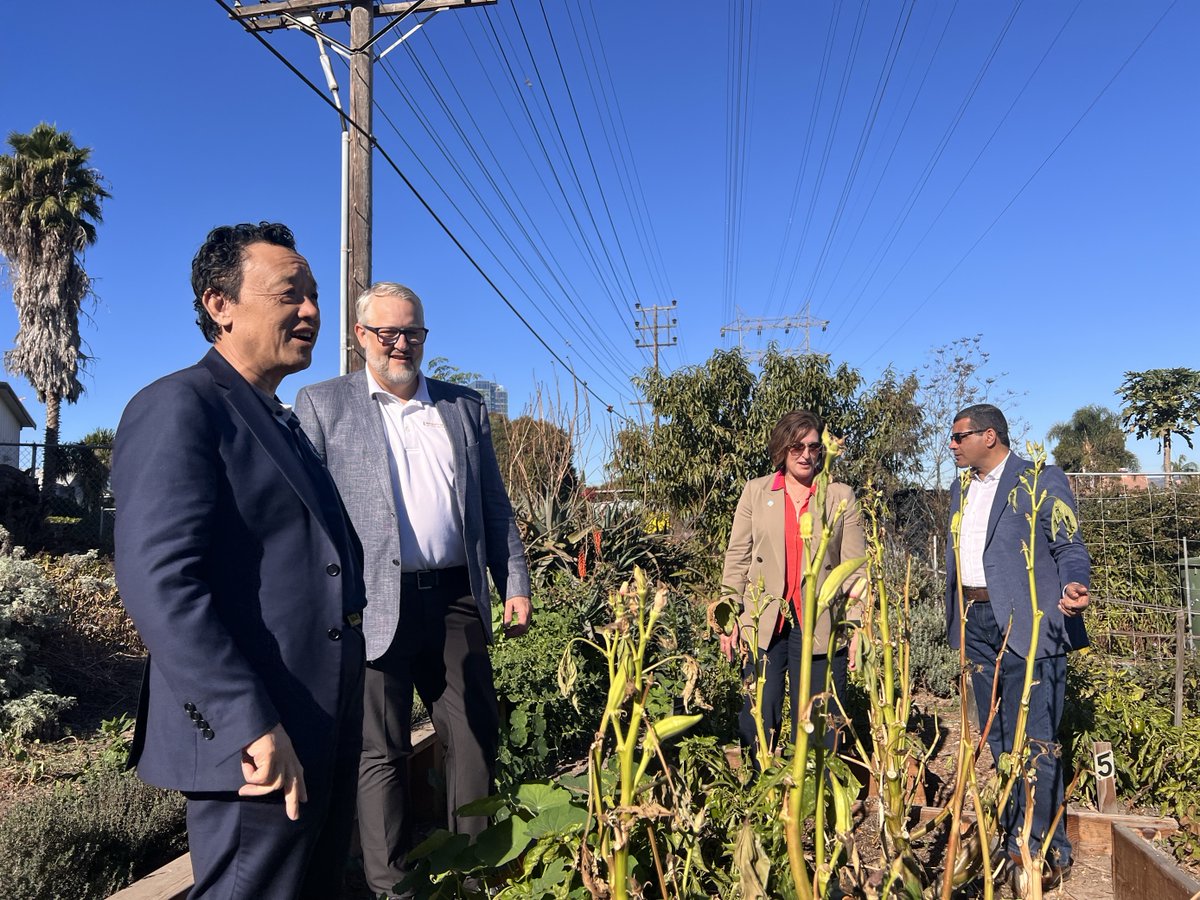 ucanr's tweet photo. We're honored to have @FAO Director-General QU Dongyu @FAODG visiting us at L.A. Green Grounds Community Garden alongside UC Master Gardeners of Los Angeles County. #GardeningCommunity #UNFAO #LAGreenGrounds @UCMasterGarden @BrentDHales https://t.co/mrCTVHwsij