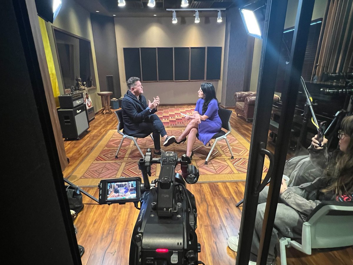 .<a href="/carlosvives/">Carlos Vives</a> habla con <a href="/alejandraoraa/">Alejandra Oraa</a> en una emisión especial de Cara a Cara sobre su gran ausencia de 12 años y su regreso que califica como “el mejor comeback de la música latina”. Te esperamos este domingo a las 8 p.m. (hora de Miami y Bogotá).