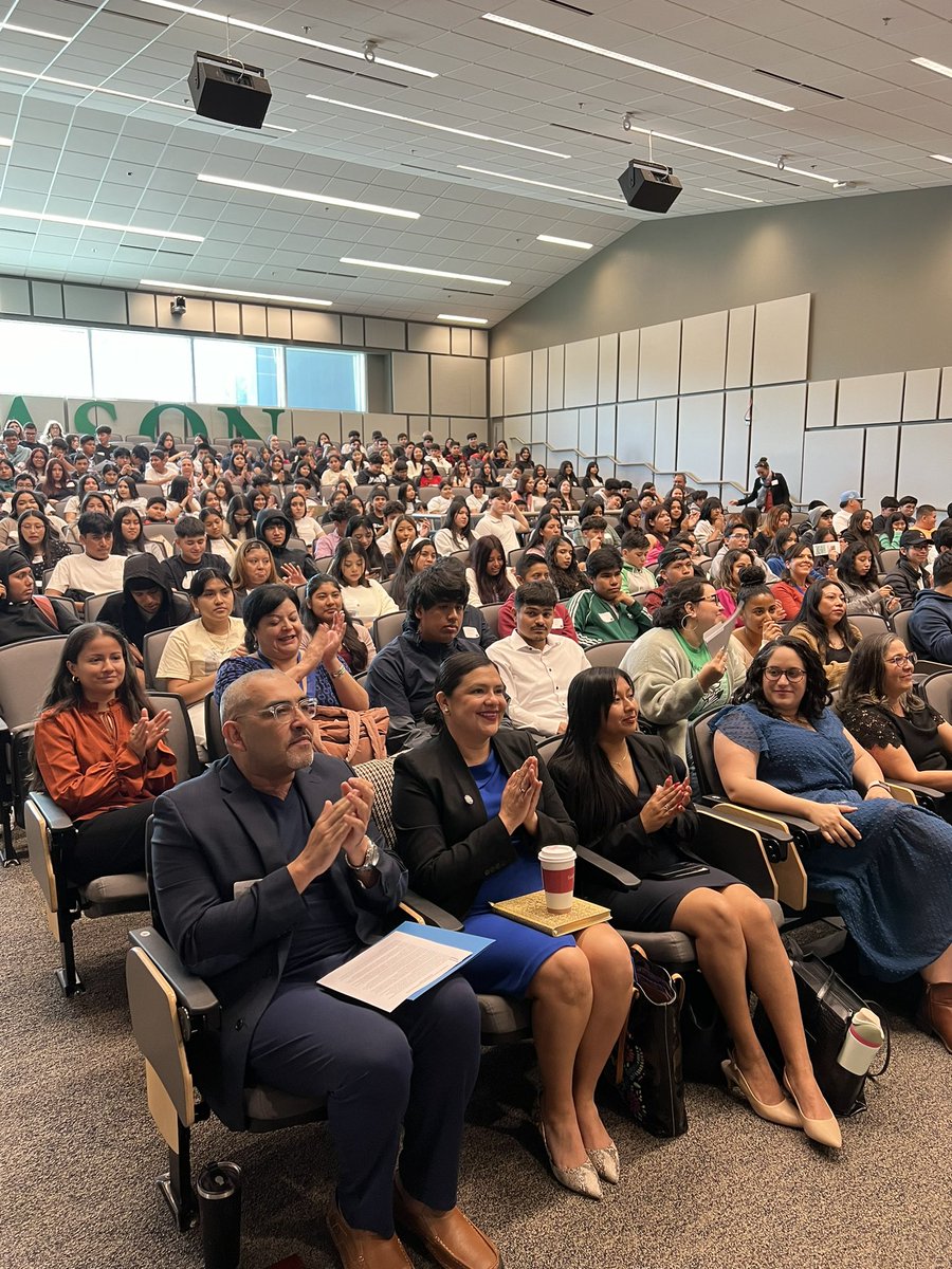 Sam Klein (@samklein_esol) on Twitter photo Thank you <a href="/SuptDuran/">Francisco Durán, Ed.D.</a> for your thoughtful and inspirational words. We appreciate your leadership and your time today at the Latino Youth Leadership Conference. Thank you <a href="/SuptDuran/">Francisco Durán, Ed.D.</a> for your thoughtful and inspirational words. We appreciate your leadership and your time today at the Latino Youth Leadership Conference.