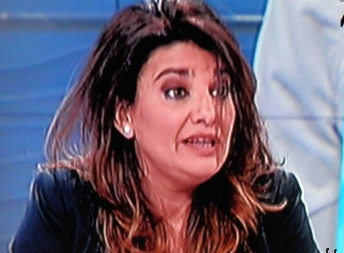 belanso's tweet photo. Qué asco, qué asco y qué asco María #Claver como siempre partiéndose el culo por su PPartido, MINTIENDO, echándose contra los otros.Las caras de los demás, un poema, dejando q siga chillando y siga con su cara de ida. Es SINVERVÜENZA. Muere 7291, Muere 212, ella se ríe. @MVTARDE https://t.co/4nKV5igubi