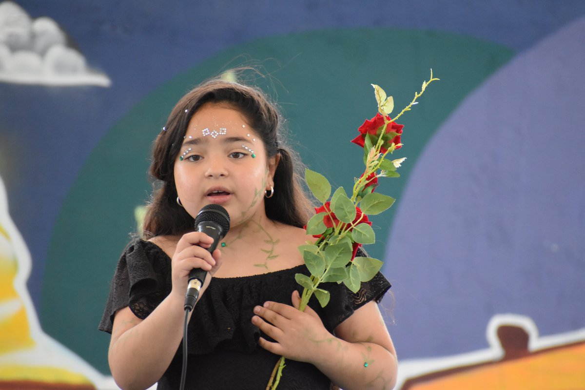 FESTIVAL ESCOLAR DE LA VOZ 
Evento que busca reconocer el talento de los estudiantes de colegios municipales de La Pintana. Participan estudiantes de primer ciclo, segundo ciclo y enseñanza media.
<a href="/ClaudiaPizarro/">Claudia Pizarro</a> 
<a href="/MuniLaPintana/">Municipalidad de La Pintana</a>