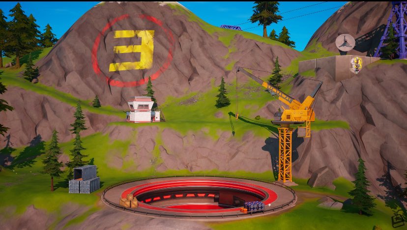 ygonalu's tweet photo. A nova gruta do eminem já está disponível no jogo,vocês irão cair lá?
#FortniteChapter2 #Fortnite https://t.co/56e4YIYApR