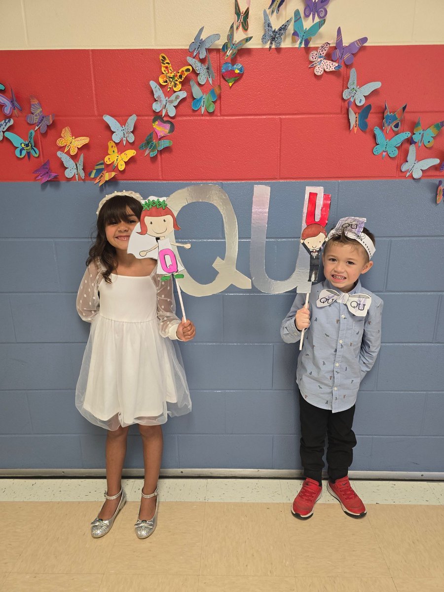 M_Lapasnick's tweet photo. Our kinder students were attendees at the wedding of Q &amp; U! Thank you @raycho1109 for being the best Officiant! https://t.co/CZXb147Kfp