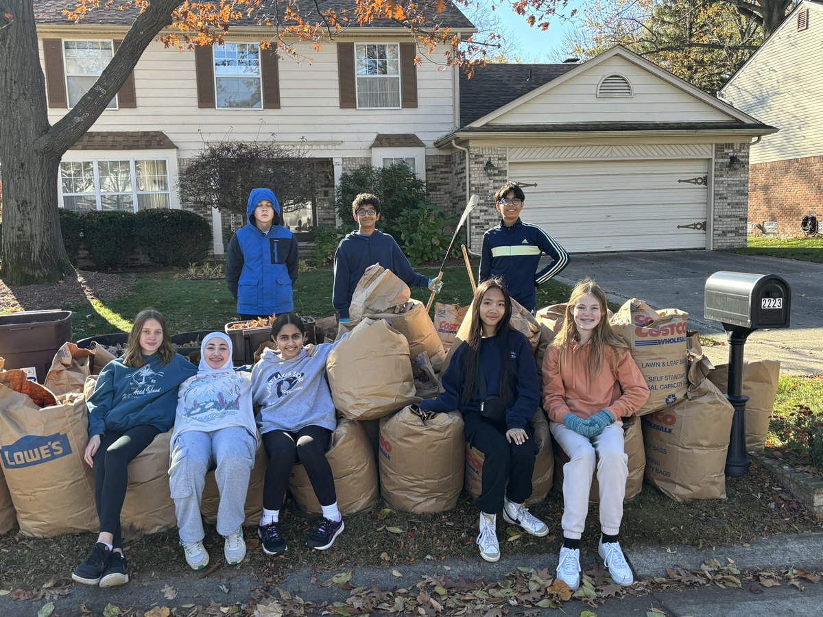 charlestull's tweet photo. What a great day serving @LarsonMS community. 8th graders supporting Troy People Concerned by raking leaves & cleaning up yards. Proud of them for being #LarsonSTRONG @troyschools https://t.co/B6HHxT5rhN