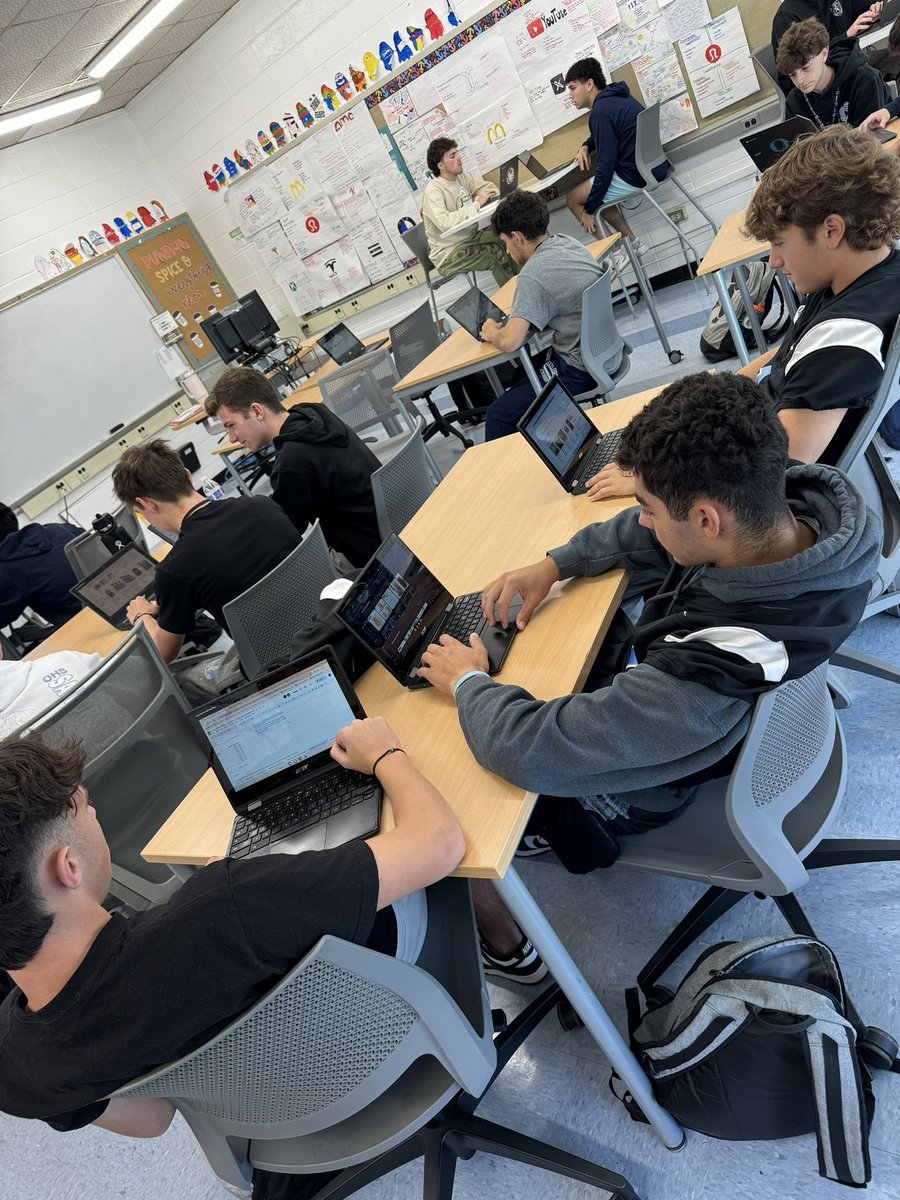 Mrs. Cinelli tweet media