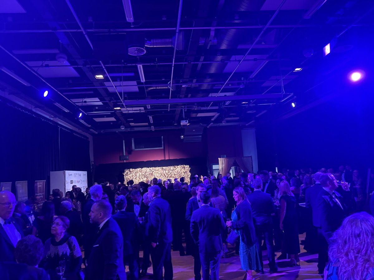 dmuenterprise's tweet photo. We are all set for a fabulous night at the @EMChamberNews Leicestershire Business Awards being held here at @dmuvenues 🎉🎉 https://t.co/WIgXimrvbm