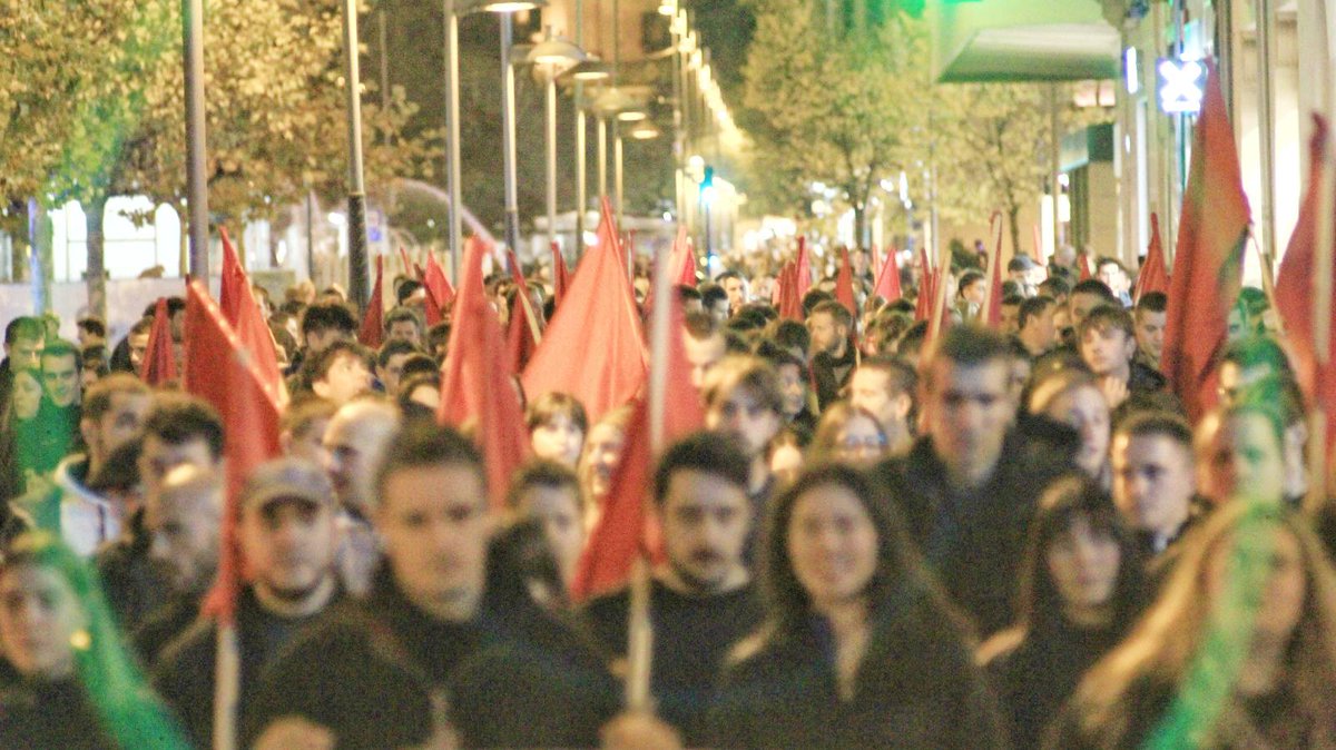 🚩 Nos hemos manifestado en Bilbo e Iruñea para solidarizarnos con la clase trabajadora valenciana. Además hemos denunciado la responsabilidad que tienen el estado y los empresarios en esta catástrofe.