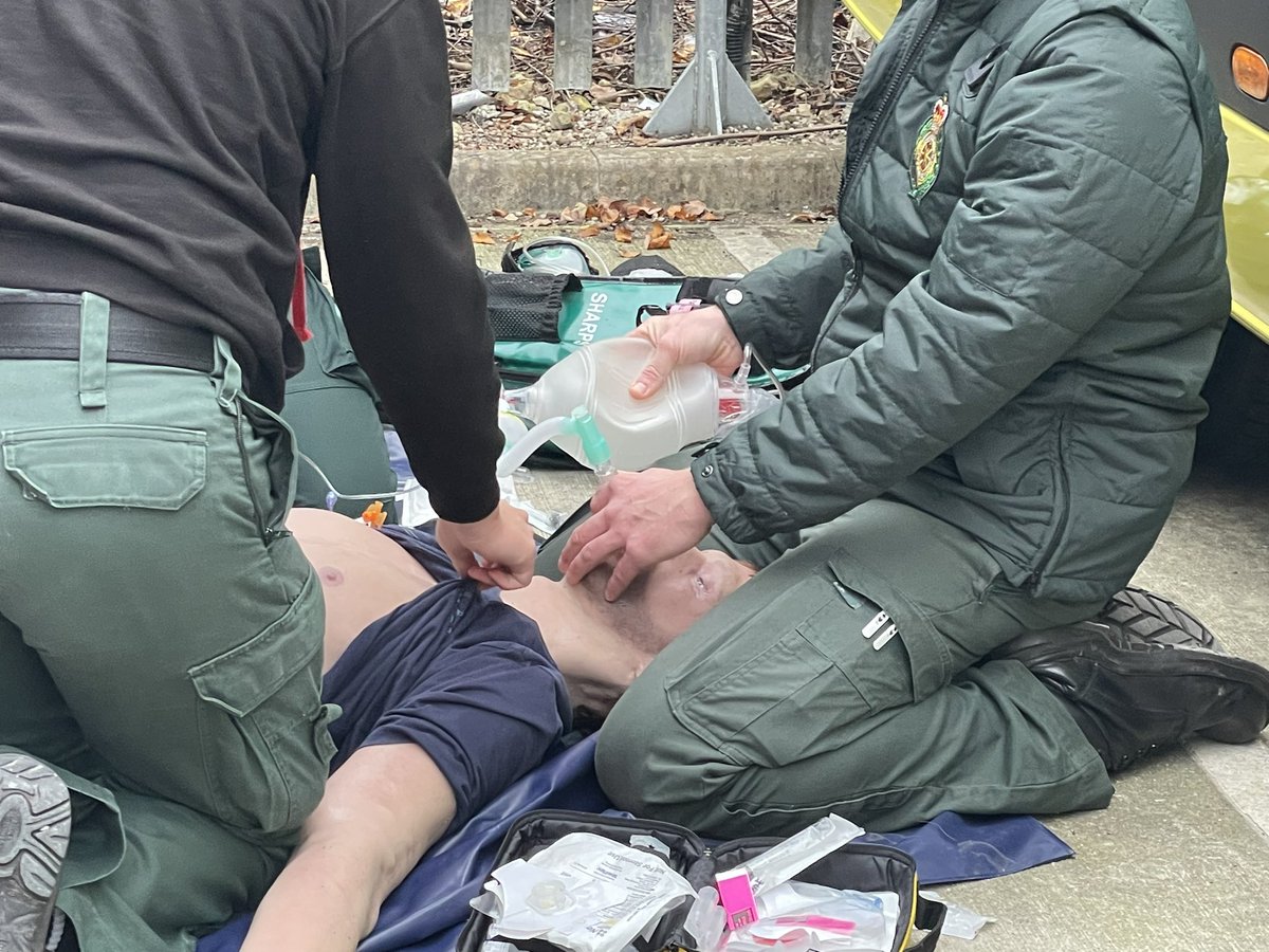 JBPara999's tweet photo. End of Week 1 teaching our new HEMS Paramedics and Paramedics in Critical Care on our ‘Critical Care Foundation Course’. Steep learning curve, lots of challenging sim but they’re grafting 💪 - Week 2 will ramp things further for the team! https://t.co/9ZfSplx9dK
