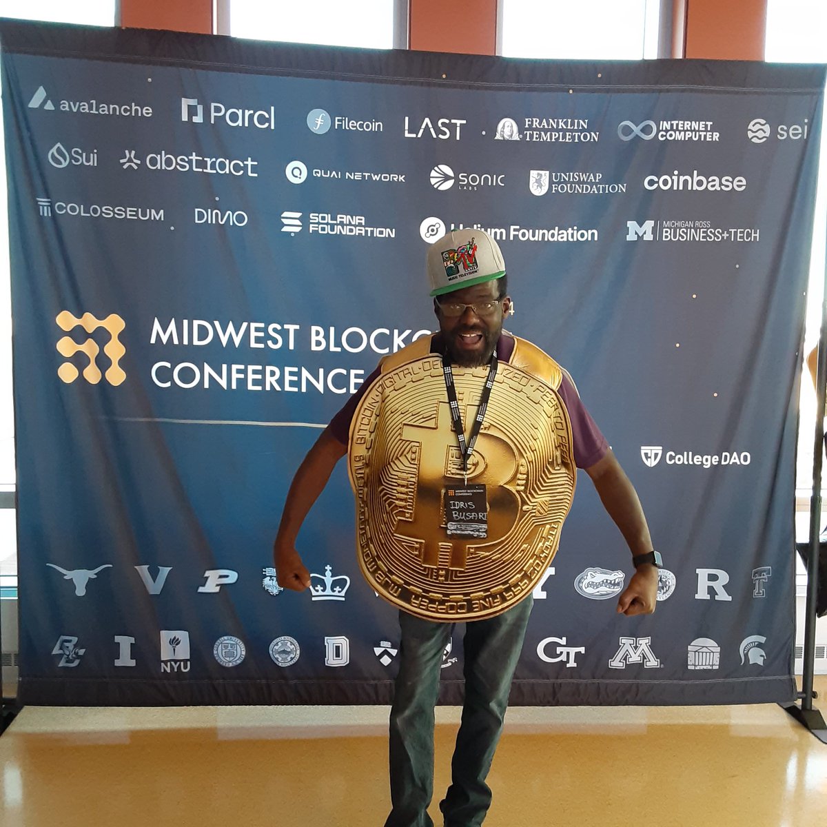 rescueranjazz's tweet photo. ...made it to the venue of the inaugural @MBC_Conference at University of Michigan in Ann Arbor. The space is massive and bustling with youthful energy. 

#midwestblockchain #midwestblockchainconference #web3 #MetaverseiDriS #Bitcoin #Solana #Coinbase https://t.co/RC4O1NRgMY