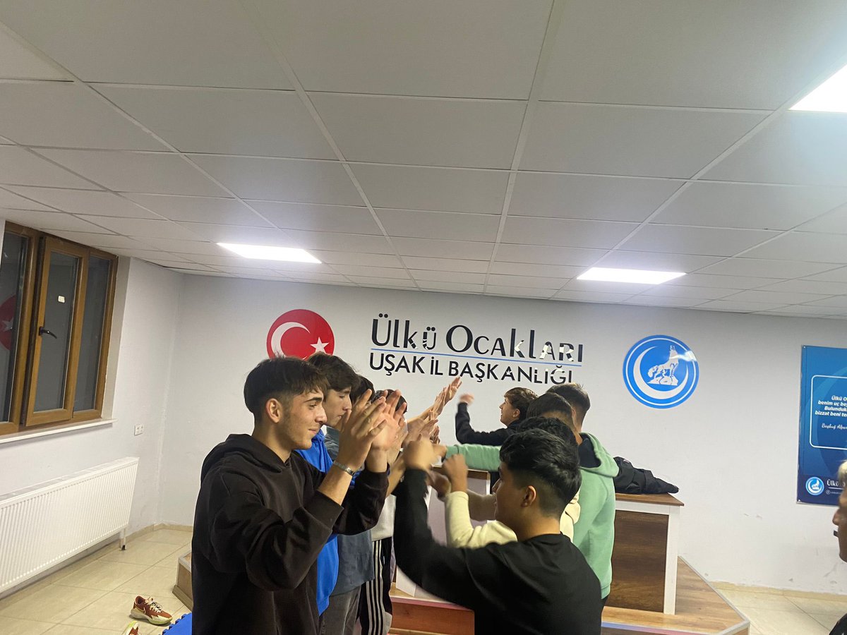 usakulkuocaklar's tweet photo. Ülkü Ocakları Uşak İl Başkanlığı Olarak,

Türk Gençliğini Spora Davet Ediyoruz.

📌Ortaögretim Birimimize

📌TAEKWONDO Eğitmeni Fevzi ERDOĞAN gözetiminde ÜCRETSİZ kurslarımıza başladık.

🇹🇷 HAYDİ GENÇLER 🇹🇷
🤼   SPOR OCAKTA  🏋️ https://t.co/ky5CWaSh8z