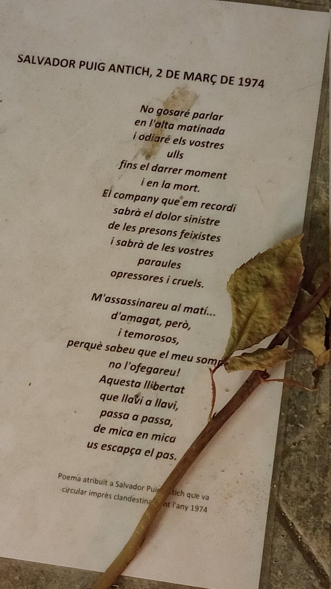Amb el cor encongit i l'ànima encesa després de veure -i viure!- a la Model l'espectacle 'Puig Antich, cas obert' a partir del llibre de <a href="/jordipanye/">Jordi Panyella C.</a>, editat per <a href="/angleeditorial/">Angle Editorial</a>. Dramatúrgia de <a href="/msarrias30/">Merce Sarrias</a> amb els actors <a href="/mpujolmany/">Marc Pujol</a> Bàrbara Roig i Carme Sansa. Salut i Anarquia!