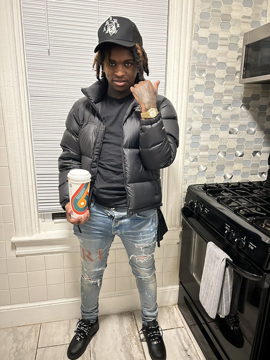 dapr4blem3k0's tweet photo. 🖕🏾THA INDUSTRY…..I CAME HOME AND IMMEDIATELY PUT N!GGAS ON HUSH 🤫 MODE🧑🏾🎤🫠👨🏾🦯👨🏾🦯➡️ #GETLOWGETLOW #ALL4RE🅱️ENJII https://t.co/T2F3fR0Fzg