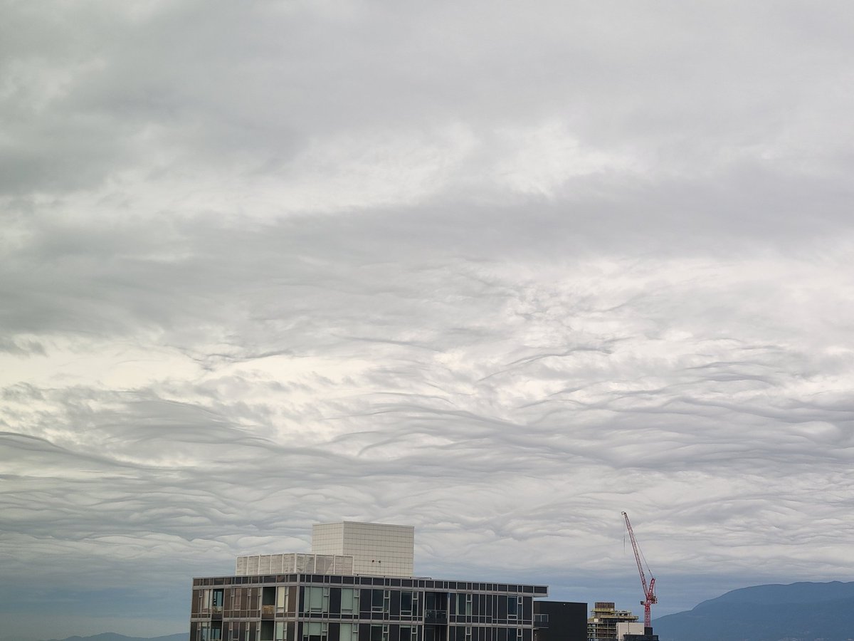 DawnBecker's tweet photo. @KGordonGlobalBC @MMadryga very cool looking clouds over Vancouver now. Looking west from the 'Boot' https://t.co/16GfCc0RYk