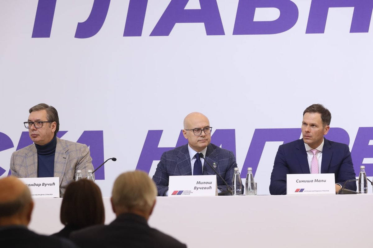MakiPavlov13's tweet photo. 🇷🇸🇷🇸🇷🇸 @avucic #Vucic #Srbija https://t.co/7XOTqWKCFb