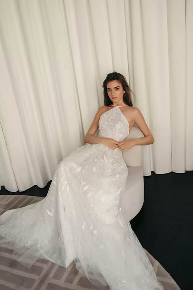 FianceeBodas's tweet photo. “Ilusión” es la colección nupcial más reciente de la firma húngara Daalarna en donde la elegancia atemporal se combina con el encanto contemporáneo: https://t.co/1vUQTrQHgX https://t.co/ILYMJbe31V