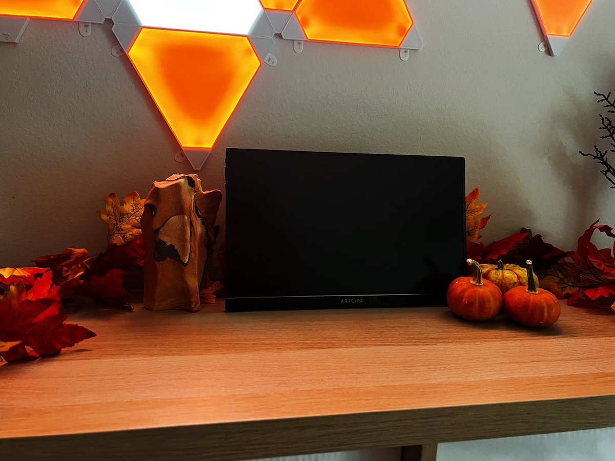 abbyaims's tweet photo. ‼️MONITOR GIVEAWAY‼️

I’m teaming up with @arzopa to give away the Z1FC, a portable 144hz 16.1” gaming monitor! 

To enter:

📌follow @abbyaims
📌follow @arzopa 

💫RT this post
💫Tag a friend

#arzopa

Details below 👇 https://t.co/PExvBuidZg