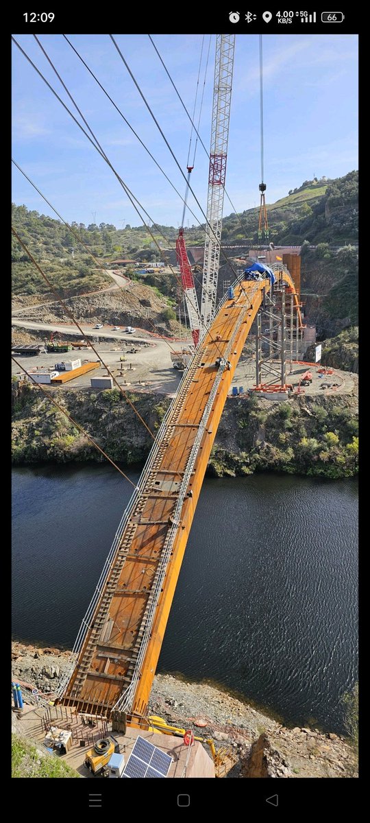 Finalizado el montaje de dovelas del nuevo puente en #Alcántara