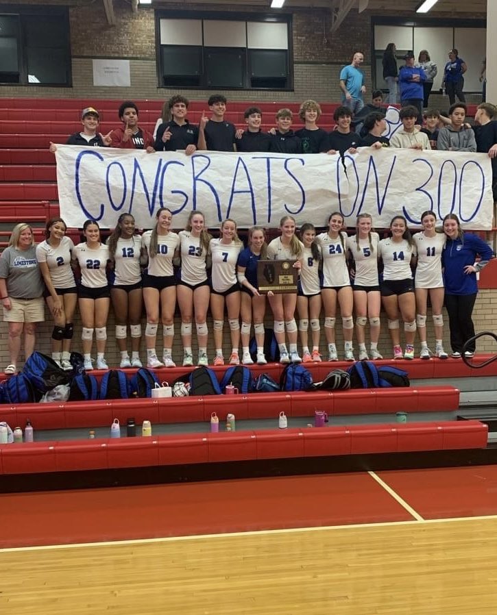 khloestear's tweet photo. So honored to be a part of this team! ITS ALL ABOUT US!! Lets take this to the next level at Super Sectionals! All in! 🚀 #rockets #sectionals #win #itsallaboutus 

@VBallrecruiter 
@CoachSamWol23 
@Jennabanz 
@Rockets_VB310 https://t.co/Zz2Chk1iWx