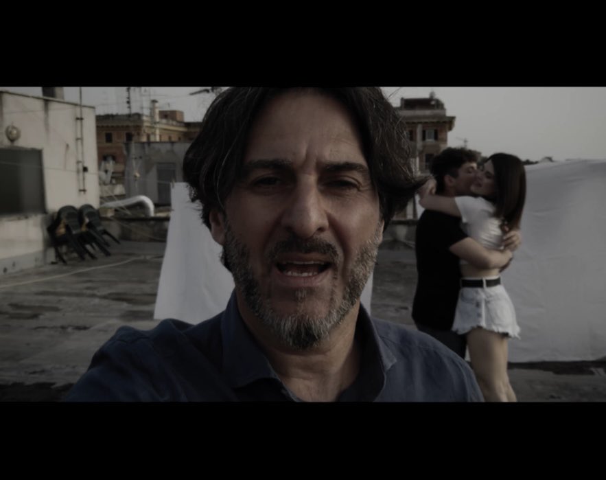 youtu.be/Pos04xHarlA?si…
Avrei voluto dirti cose
Avrei voluto darti meno pause
Avrei voluto fosse diverso
Avrei voluto si…… ma fa lo stesso