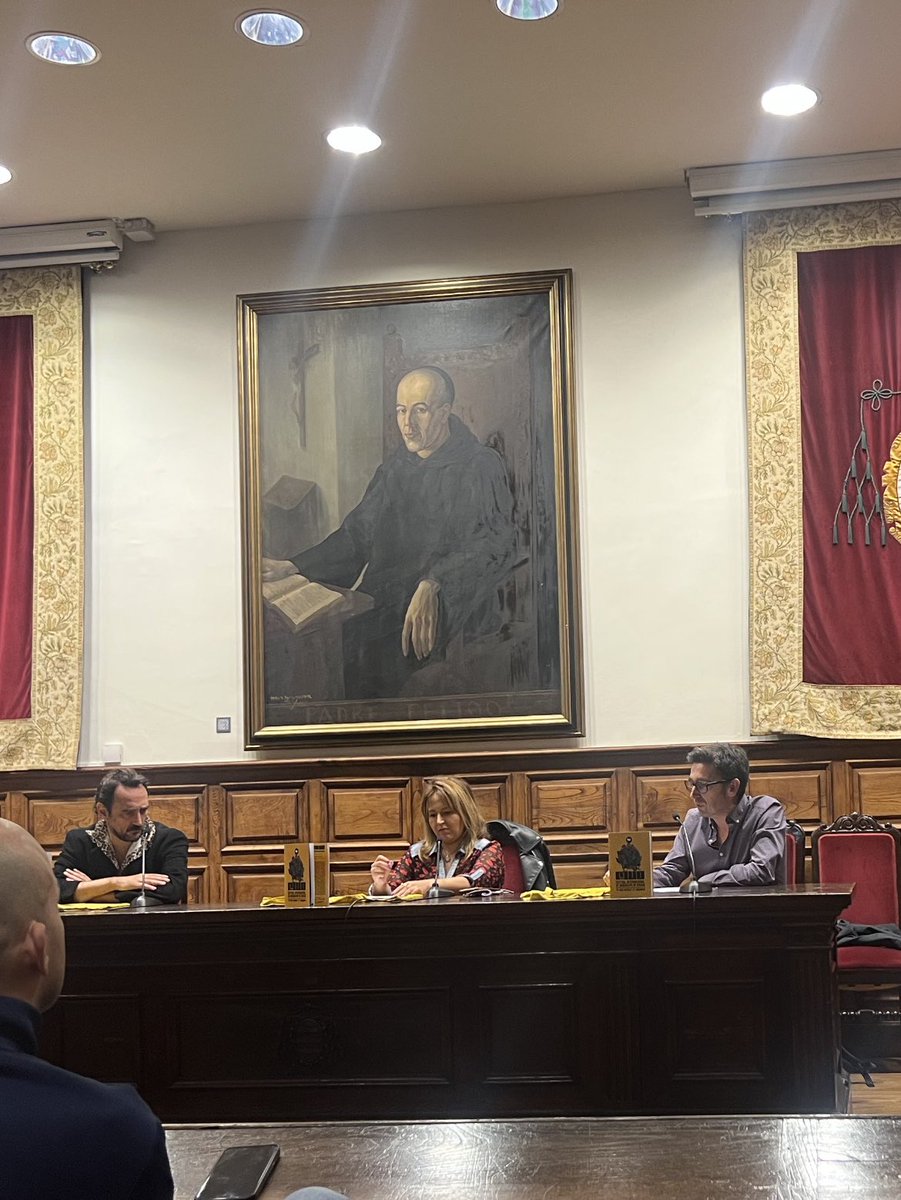 David Álvarez (@davidalvarez_) on Twitter photo Interesante diálogo, moderado por Graciela Mier, entre el profesor <a href="/fyluniovi/">Filosofía y Letras</a> Eduardo Viñuela y el músico <a href="/IgorPaskual/">Igor Paskual</a> sobre el presente y futuro del videoclip asturiano en el marco de <a href="/fivoviedo/">FIVO</a> <a href="/culturaoviedo/">@culturaoviedo</a>
ℹ️ FIVO 2024 hasta el domingo
oviedo.es/documents/2504… Interesante diálogo, moderado por Graciela Mier, entre el profesor <a href="/fyluniovi/">Filosofía y Letras</a> Eduardo Viñuela y el músico <a href="/IgorPaskual/">Igor Paskual</a> sobre el presente y futuro del videoclip asturiano en el marco de <a href="/fivoviedo/">FIVO</a> <a href="/culturaoviedo/">@culturaoviedo</a>
ℹ️ FIVO 2024 hasta el domingo
oviedo.es/documents/2504…
