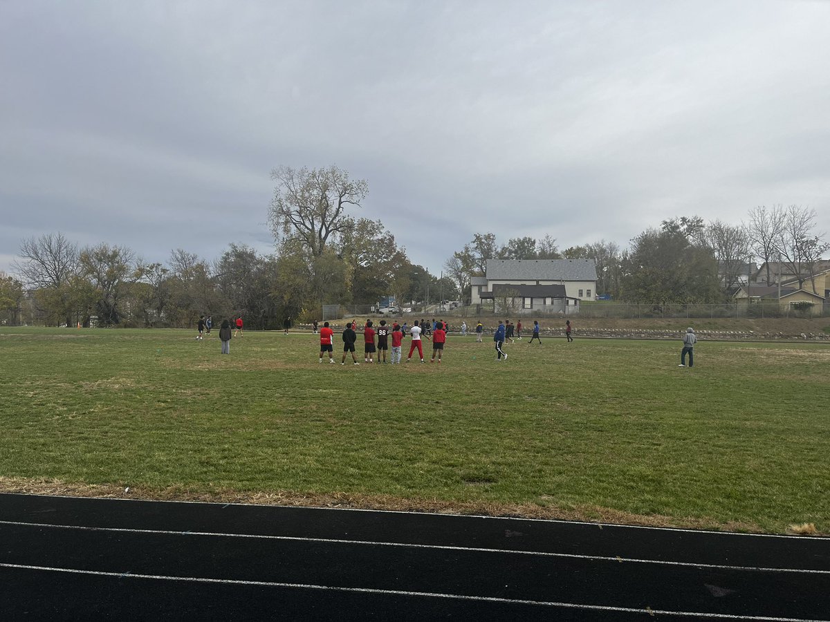 MaloneRicky's tweet photo. The students are enjoying our annual French NHS versus Spanish NHS fundraiser soccer game! It is a bit chilly but a fun atmosphere for our students! Go Sabres! ⚔️🥅🏆⚽️ @kckps_sumner #4theacademy https://t.co/jjkKz522kH