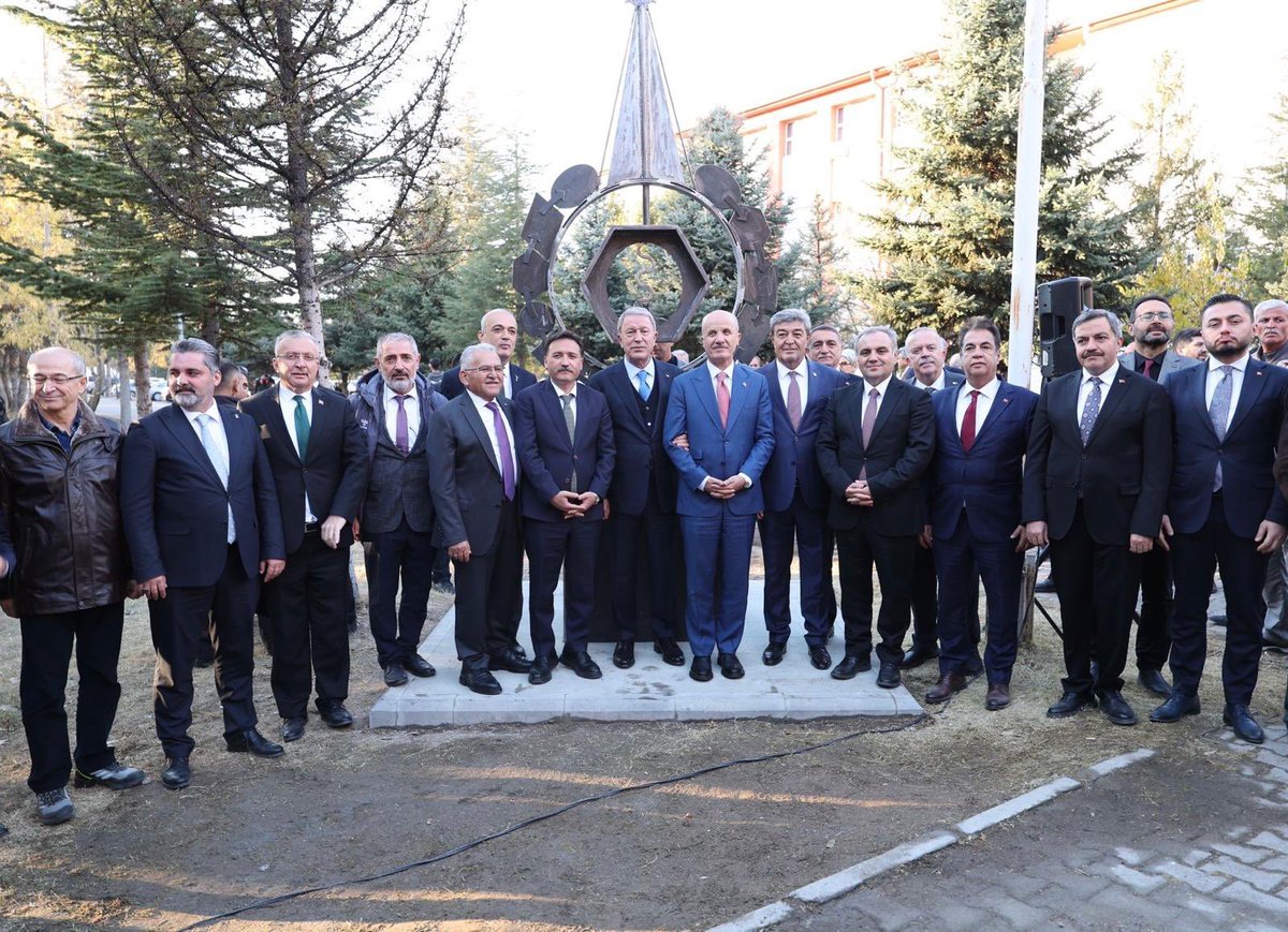 ProfSengonul's tweet photo. Erciyes Üniversitesi ev sahipliğinde Yükseköğretim Kurulu (YÖK) Başkanımız Sayın Prof. Dr. Erol Özvar başkanlığında düzenlenen, Anadolu Üniversiteler Birliği Üst Kurul Toplantısı’na katıldık.
1️⃣ https://t.co/DKrBMBL03k
