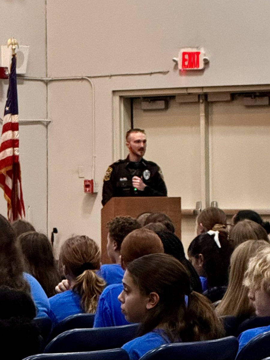 FredCox3's tweet photo. It was an honor to hear from Officer McNutt a proud Army veteran, and school security officer at Holston Middle School. So many wonderful people serving our students @KnoxSchools! https://t.co/Hr6YcfiYN4