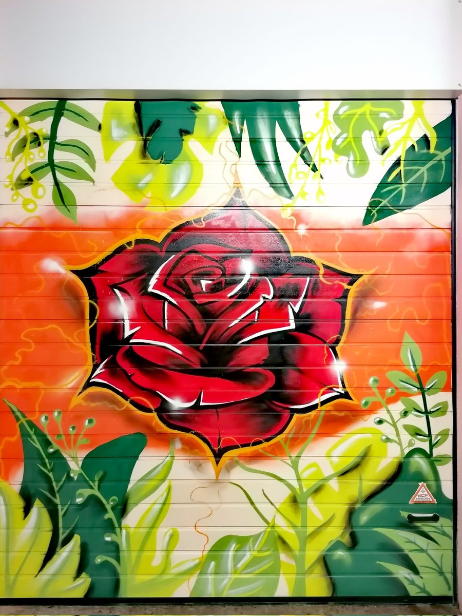 ob_graphisme's tweet photo. Petit déco pour un fleuriste à la spray 🌹 https://t.co/okj69nbv9K