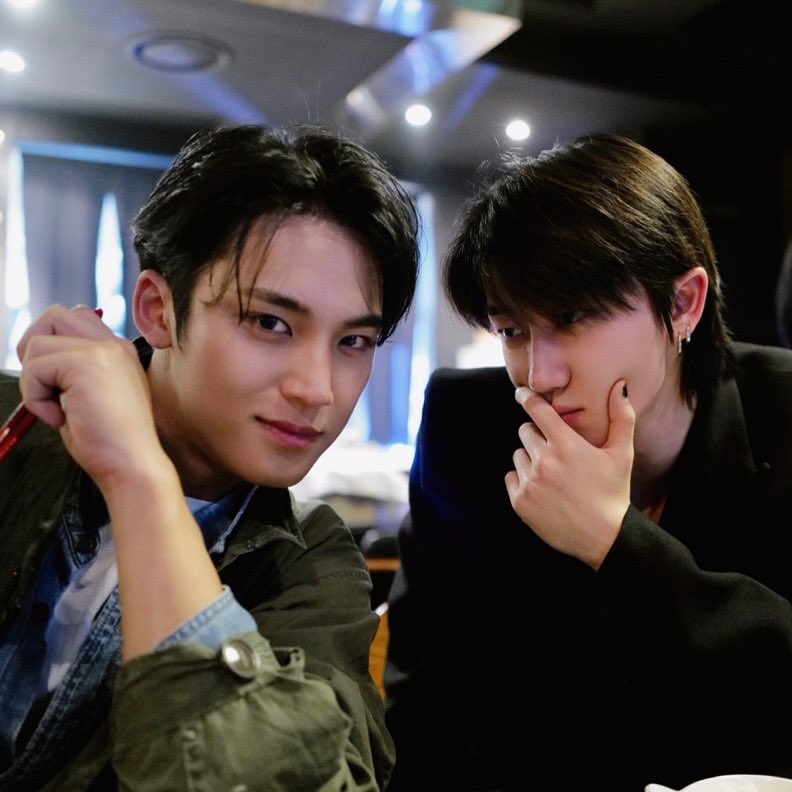 gyumedia's tweet photo. 241109 mingyu weverse 🌟 #민규 #세븐틴 

🐶 kkk🎂🎊🎉 https://t.co/505JhINfb4