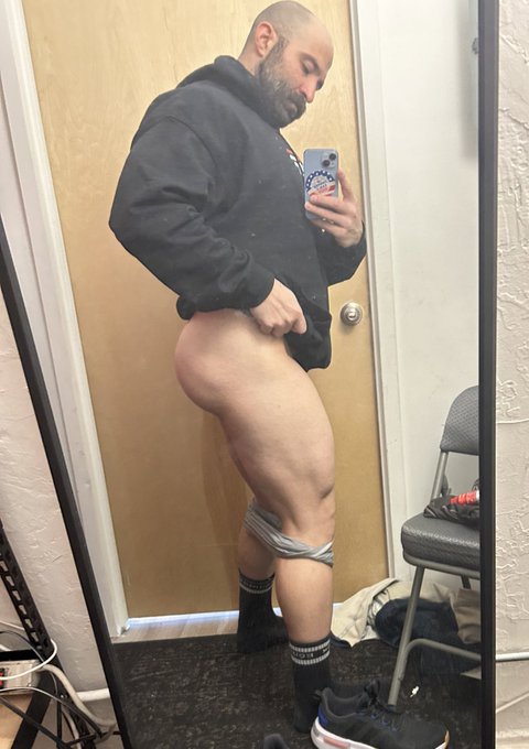 First leg day since my Septoplasty 2 weeks ago.  Fuckin rough ??‍♂️ https://t.co/Eqbp2cAJ1I