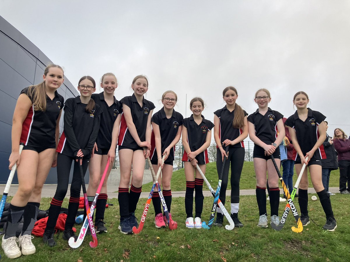 Great afternoon of hockey against Selkirk high school . Wins for seniors and S1 👏👏👏