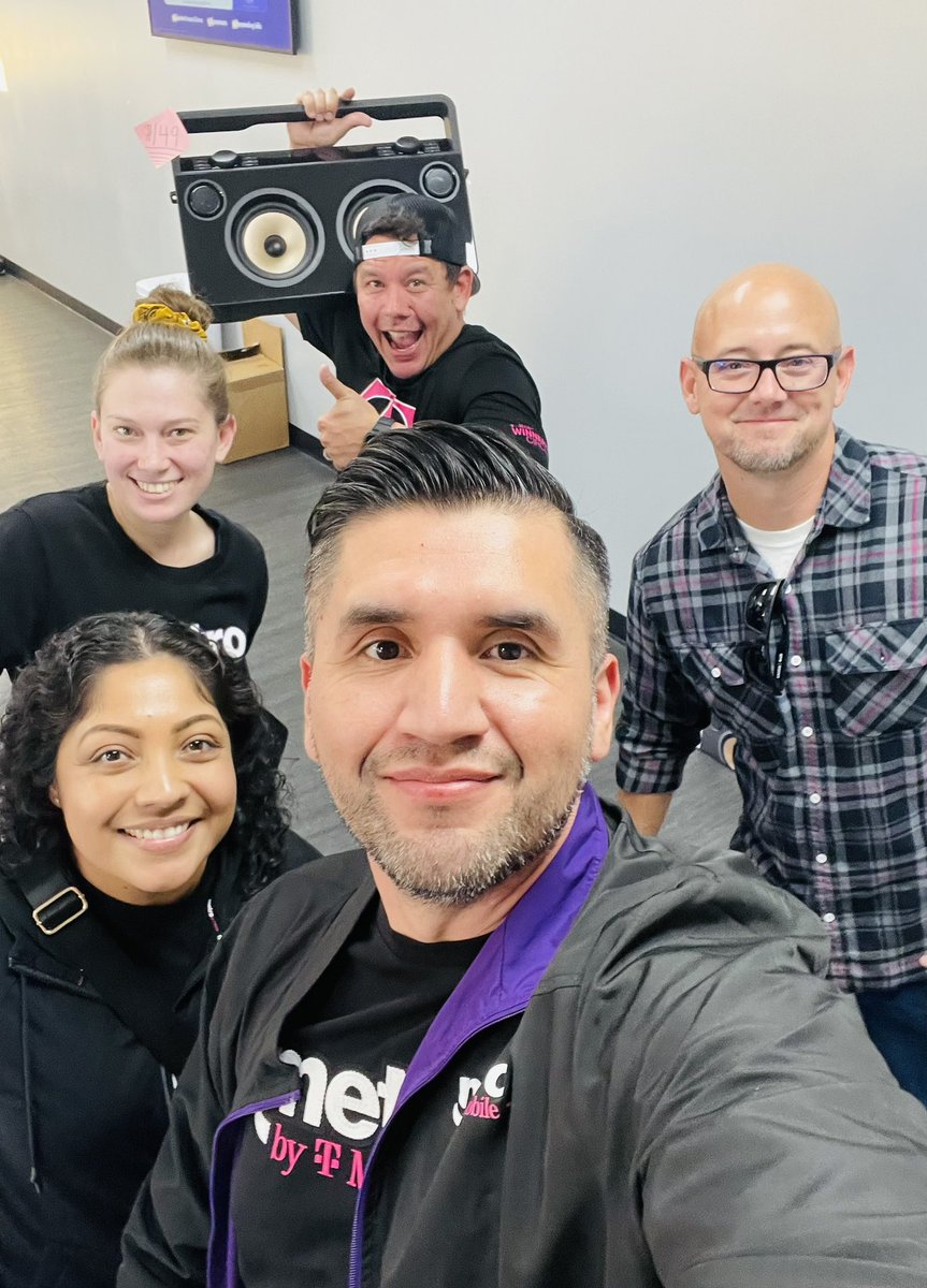 Vanessa Gonzalez (@srtabing) on Twitter photo One team one dream! ☝️ Insightful discussions with the frontline team in our Phoenix market. <a href="/BradHamilton20/">Brad Hamilton</a> <a href="/ErikSodik/">Erik Sodik</a> One team one dream! ☝️ Insightful discussions with the frontline team in our Phoenix market. <a href="/BradHamilton20/">Brad Hamilton</a> <a href="/ErikSodik/">Erik Sodik</a>
