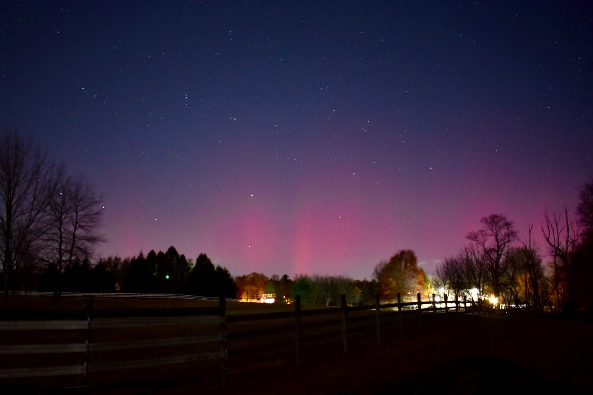 SimonWachholz's tweet photo. The only context in which it’s ok seeing Pennsylvania turn red.

Northern lights briefly visible in Nazareth at 7:25 PM! #PAwx https://t.co/TWZ2M8G6vv