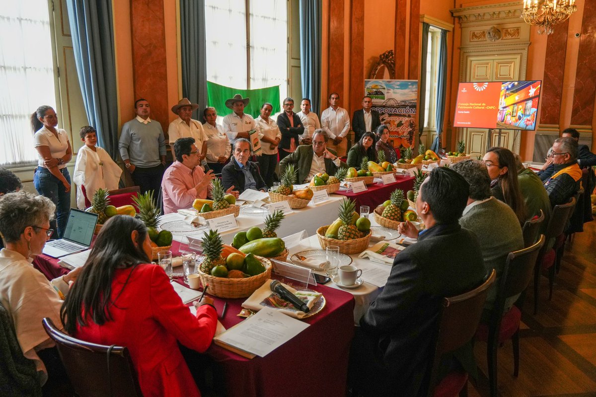 InsCulturaMeta's tweet photo. ¡Seguimos avanzando!

Después de dos años, las Carrozas Agrícolas de Granada, lograron la postulación para formar parte de la Lista Representativa del Patrimonio Cultural Inmaterial de la Nación. 

El Gobierno Departamental esta comprometido con esta importante manifestación. https://t.co/ZAb5W4Rn99