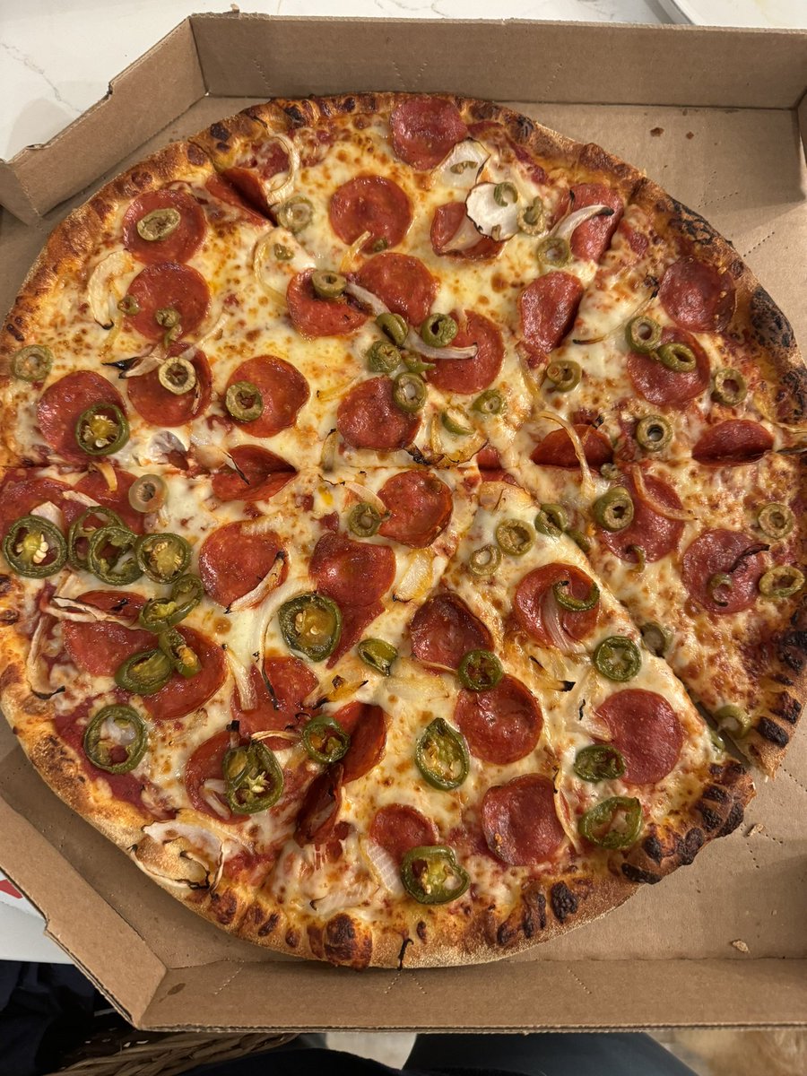 schuler05's tweet photo. Nailed it… 🤦🏻‍♀️😒 @dominos https://t.co/6jfHHyZ1pu