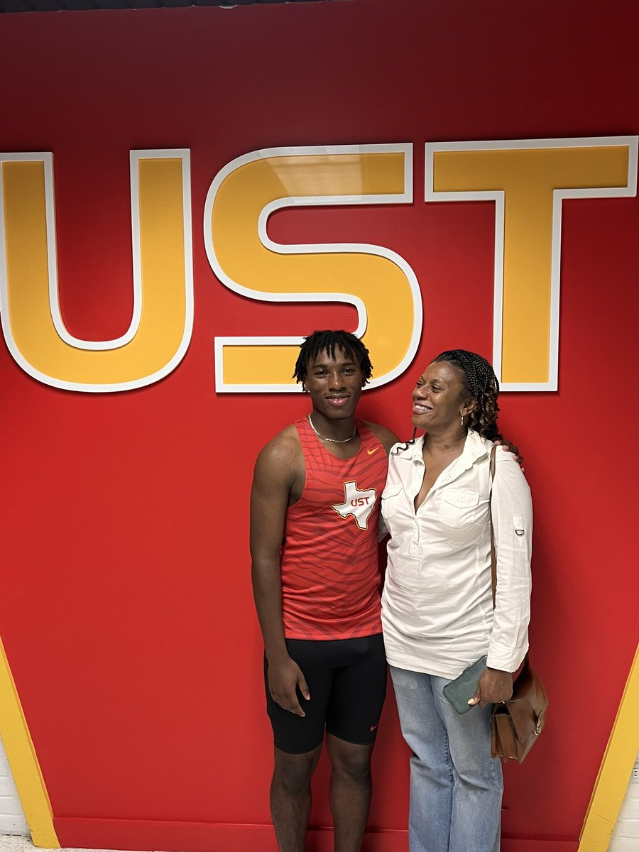 JacobGordon2445's tweet photo. Blessed to have my first unofficial visit @USTCeltsTrack  @Coach_WrightJ  Had a great visit Thank you https://t.co/M0xunew33p
