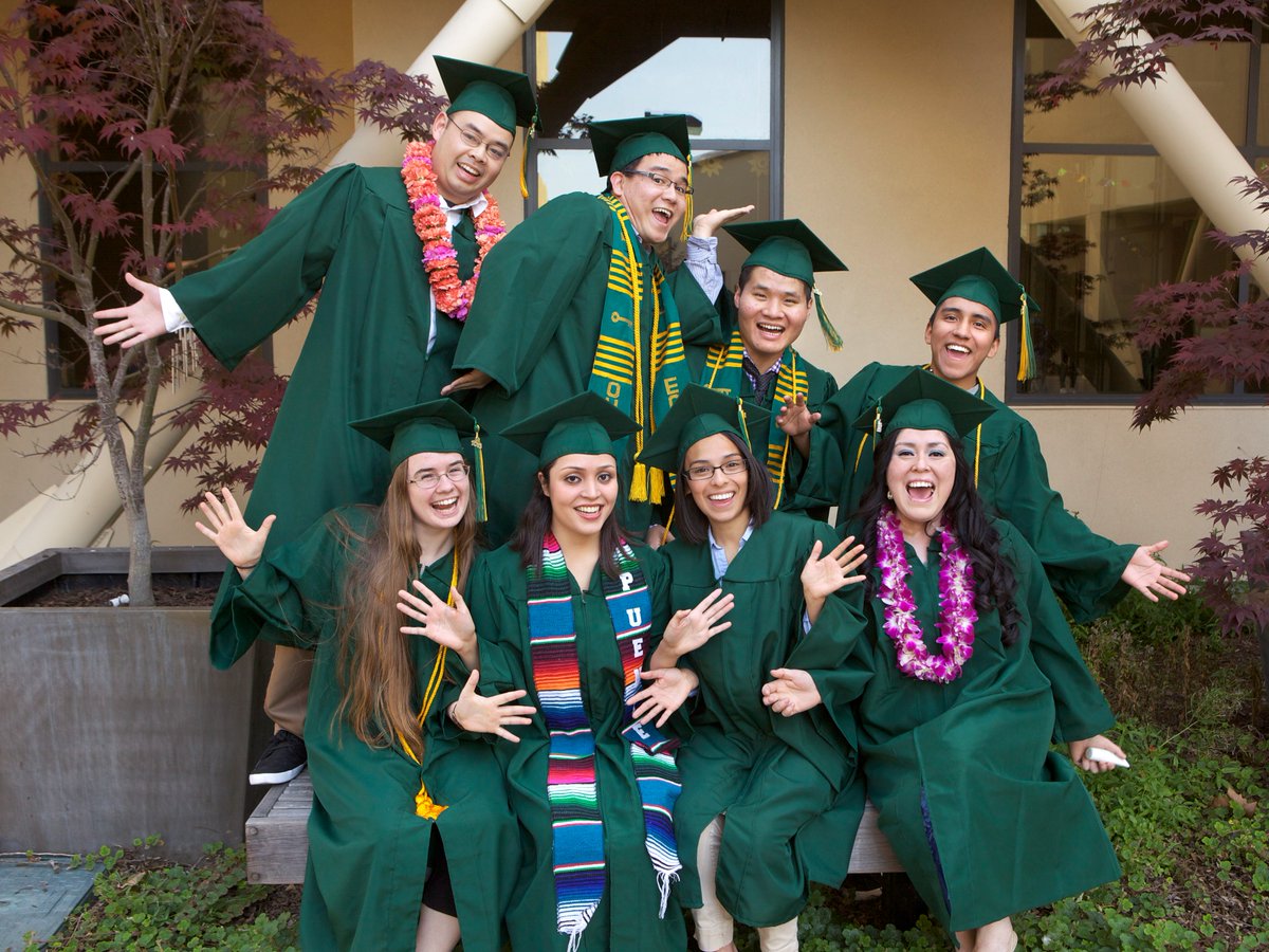 OhloneCollege's tweet image. Happy #NationalFirstGenDay! It's our honor to serve first-generation college students who are beginning their bright futures at Ohlone College. (⭐ Fun Fact: 36% of our students are first-gen college students!) 

Cheers to bright futures! 💚 💛