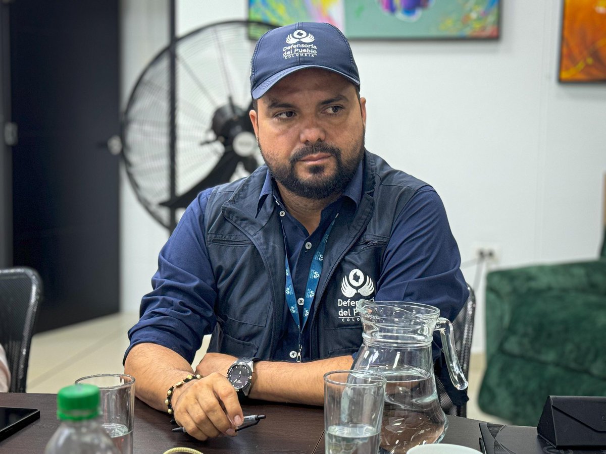 GobMeta's tweet photo. Gobernadora @RafaelaCortesZ se reúne a esta hora con funcionarios y autoridades del orden nacional @ANI_Colombia @PoliciaColombia, regional y local y mantiene contacto con @DefensoriaCol @PGN_COL buscando soluciones a la difícil situación que se presenta en el departamento por cuenta de grupos que buscan sabotear las vías del Meta en vísperas del puente festivo. 

La gobernadora ha sido clara y contundente en su llamado al presidente @petrogustavo y el gobierno nacional @infopresidencia @MinInterior @CristoBustos @mindefensa @Ivan_Velasquez_ solicitando ayuda para mantener la autoridad, la paz y garantizar la seguridad, integridad y vida de los ciudadanos.