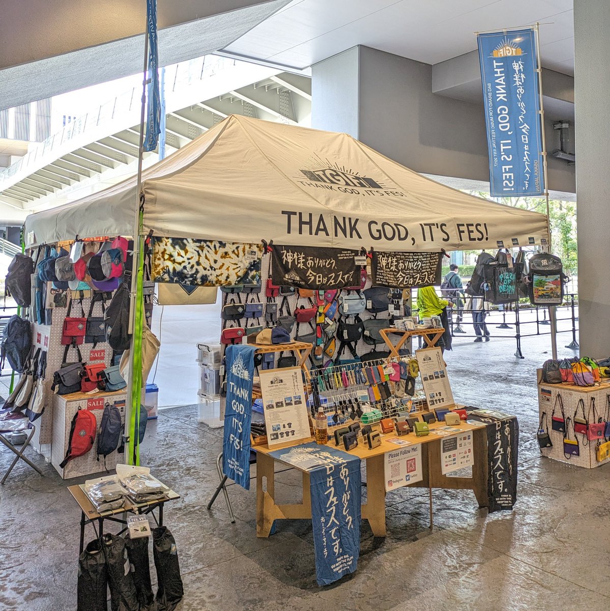 tgifesbag's tweet photo. おはようございます！！
ぴあフェス1日目オープンです!
このフェスから販売開始の新商品あり！です（画像をよく見てみて〜(⁠^⁠^⁠)）
ご来店お待ちしておりま〜す✌

@pia_fes
#ぴあフェス
#piafes
#piamusiccomplex https://t.co/1GwOpAvirJ