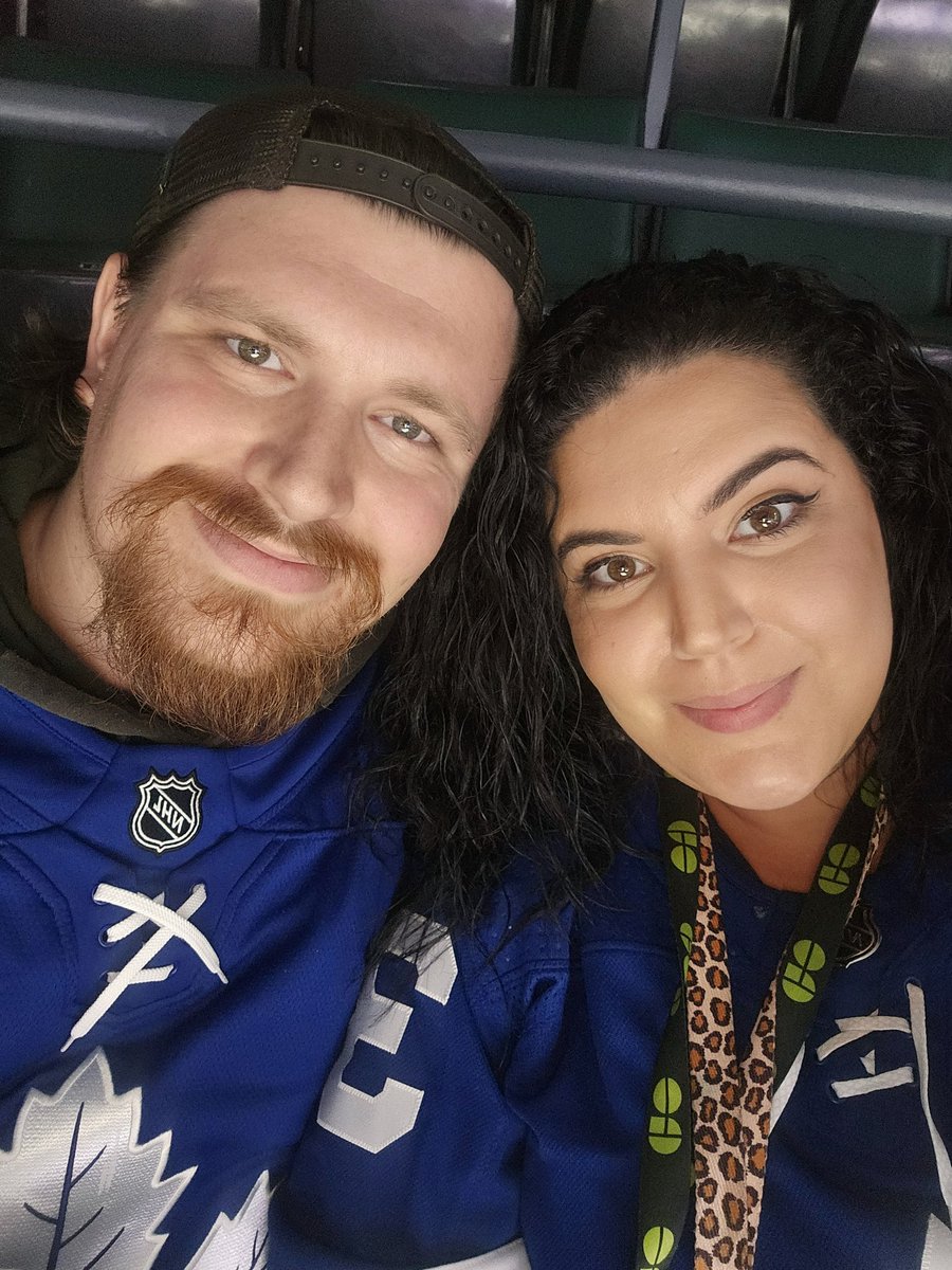 That_Chick_Savz's tweet photo. GO LEAFS GO 🍁  #LEAFSFOREVER 

22 DAYS UNTIL WE SAY " I DO " ! https://t.co/LMhb50MbPP